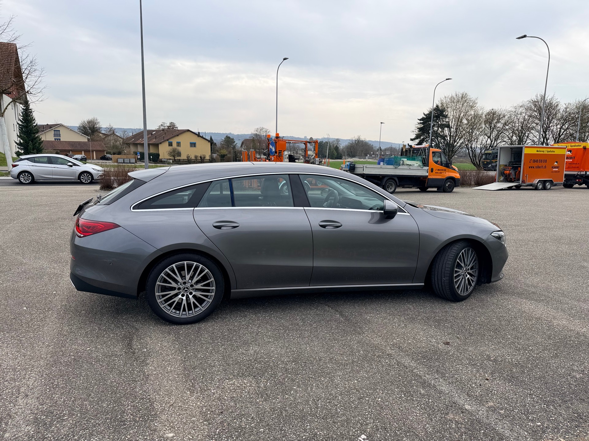 MERCEDES-BENZ CLA Shooting Brake 200 Style 7G-DCT-image-4