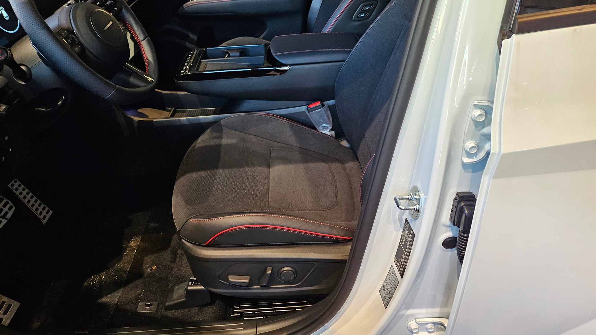 HYUNDAI Tucson 1.6 TGDI PHEV N-Line 4WD Vollausstattung-image-25
