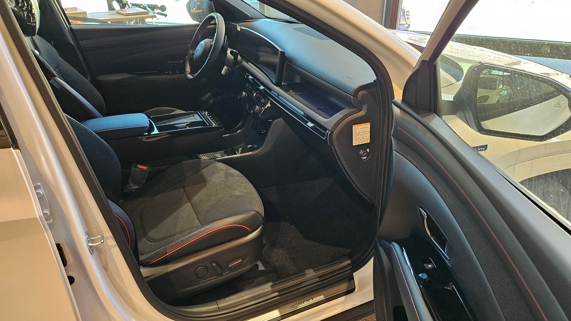 HYUNDAI Tucson 1.6 TGDI PHEV N-Line 4WD Vollausstattung-image-15