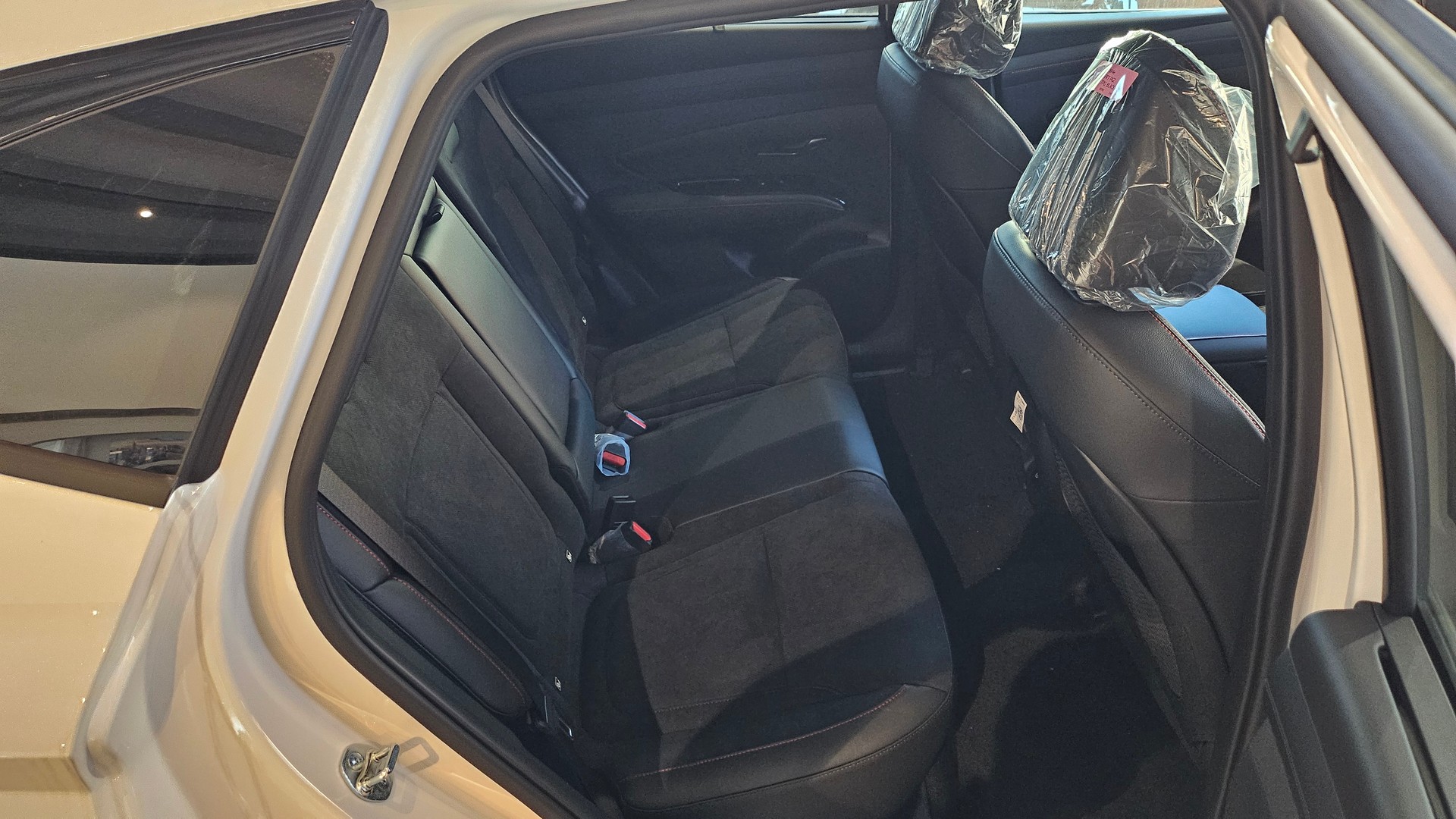 HYUNDAI Tucson 1.6 TGDI PHEV N-Line 4WD Vollausstattung-image-18