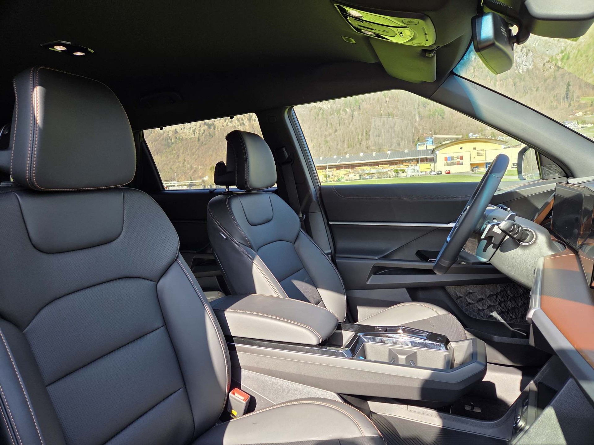 KGM-SsangYong Torres 1.5 T-Gdi Black Edition 4WD-image-8