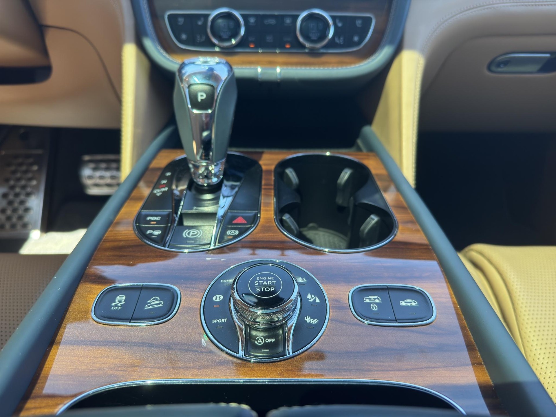 BENTLEY Bentayga 6.0 W12-image-13