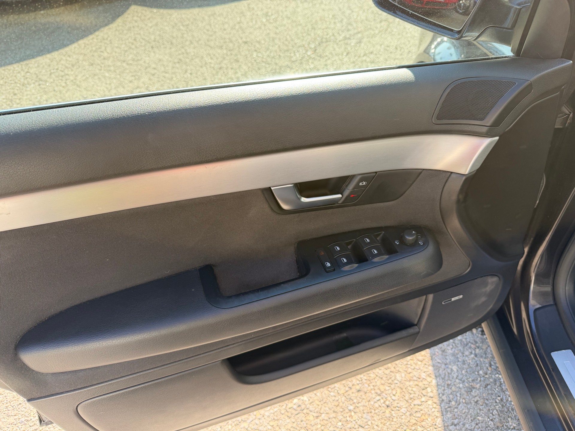 AUDI A4 Avant 2.0 Turbo FSI-image-5