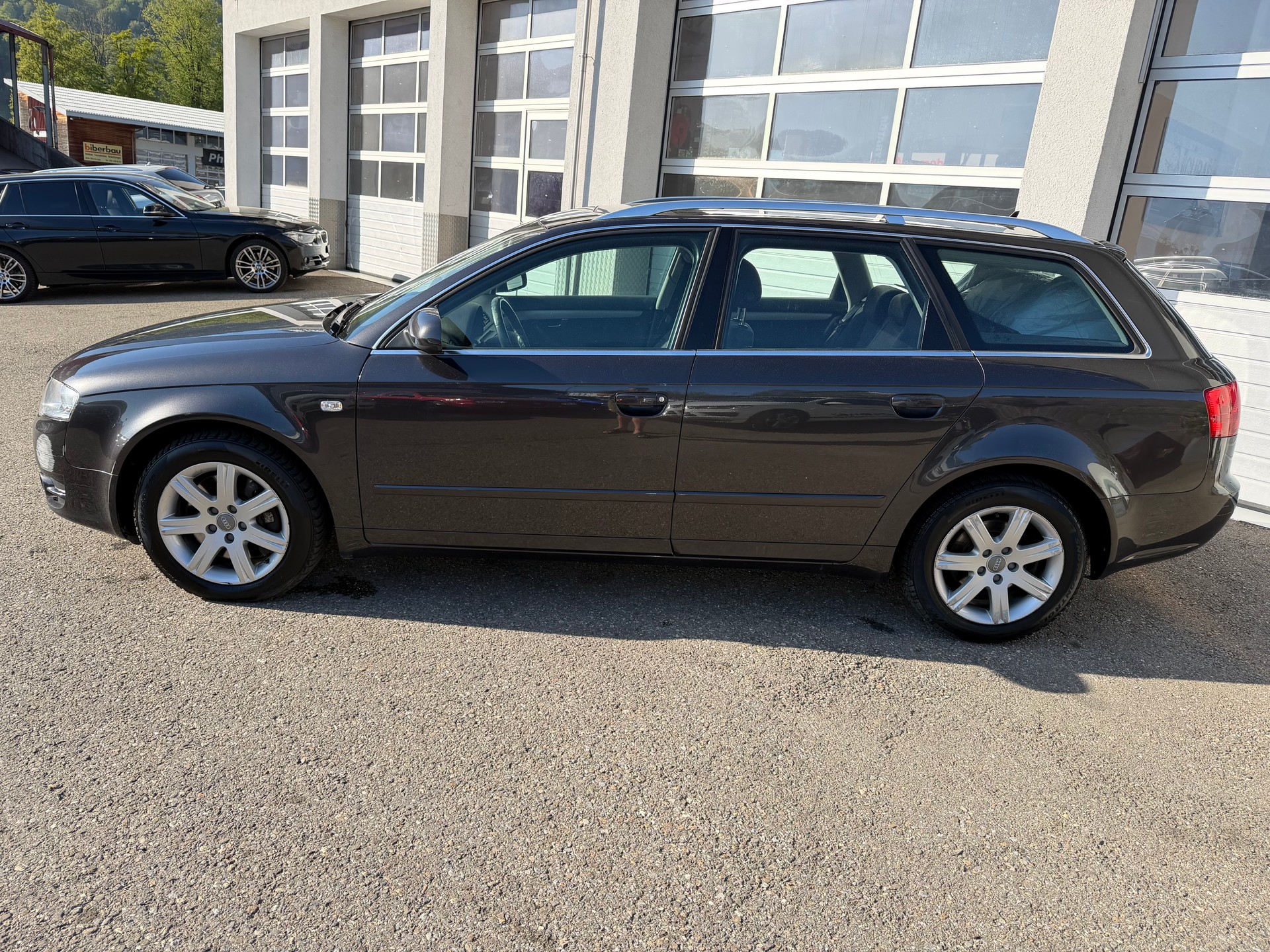 AUDI A4 Avant 2.0 Turbo FSI-image-1