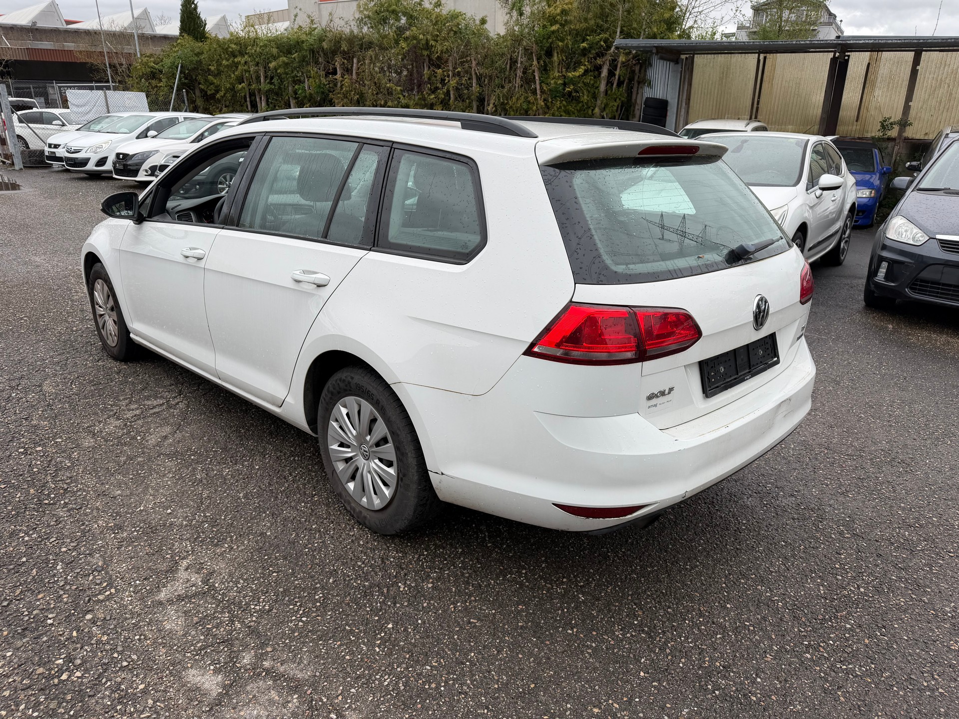 VW Golf Variant 1.2 TSI Trendline-image-4