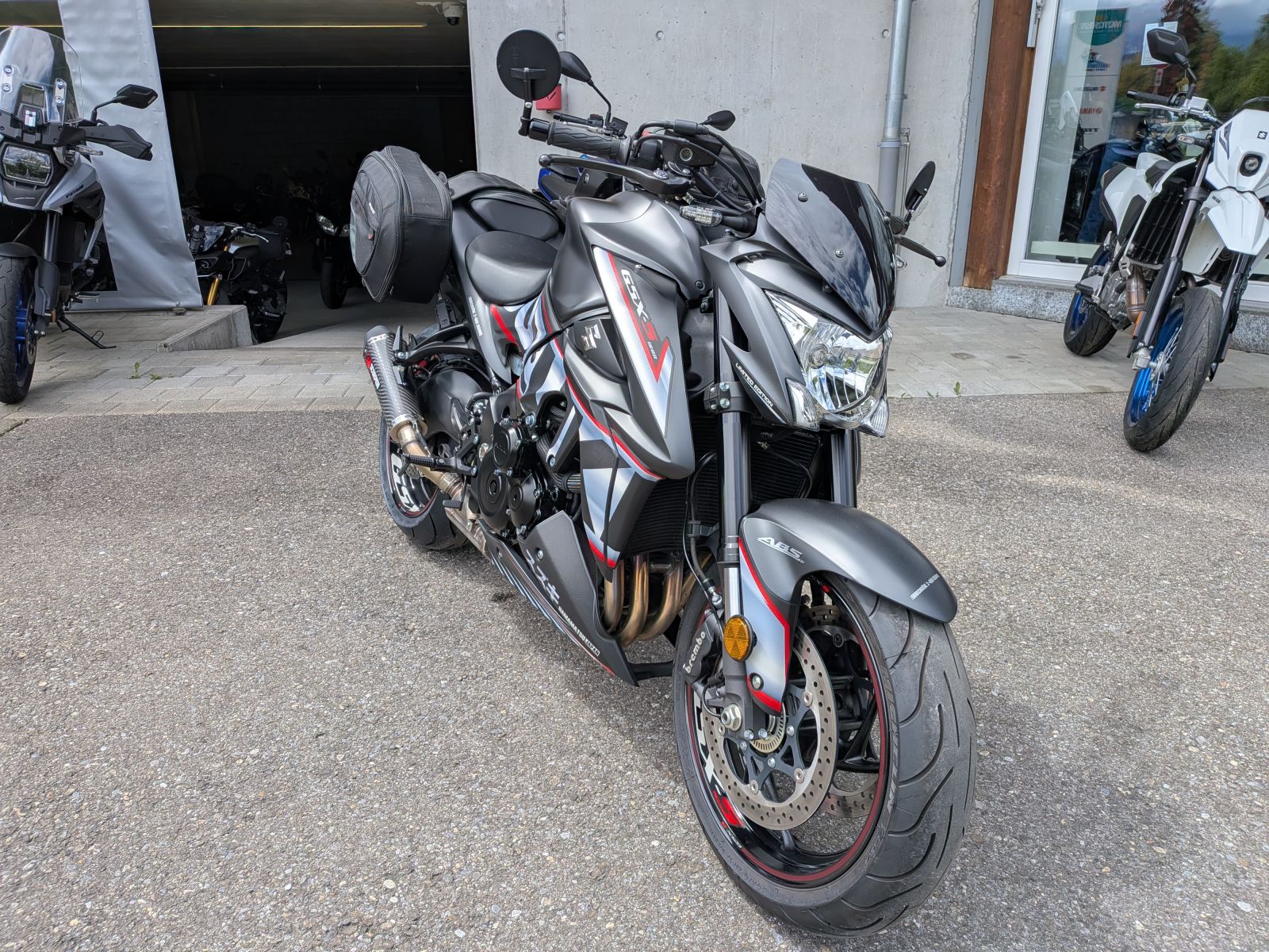 SUZUKI GSX-S 1000 ABS-image-1