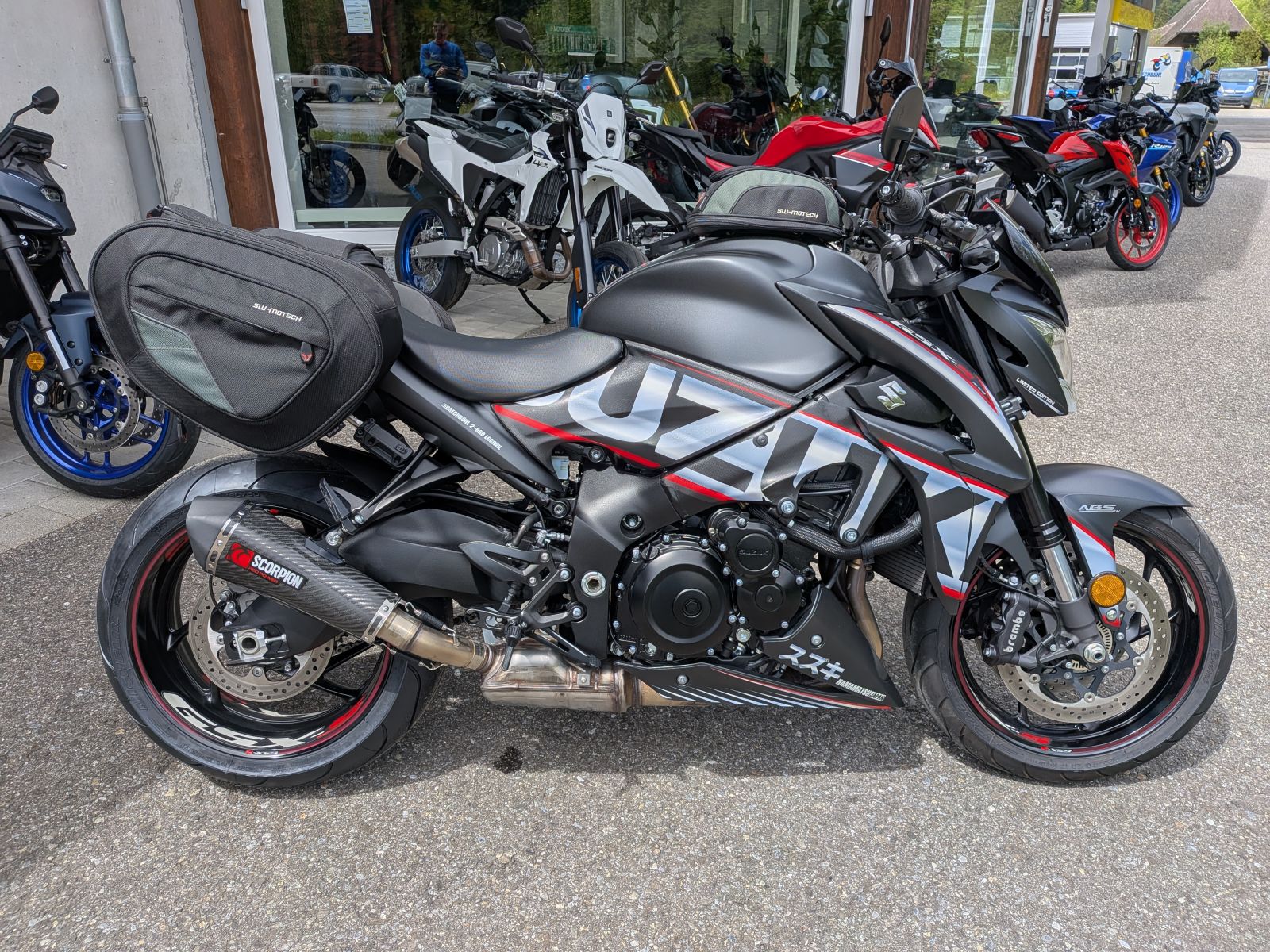 SUZUKI GSX-S 1000 ABS-image-6