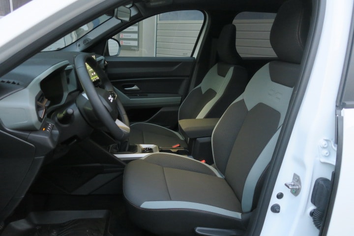 DACIA Bigster TCe 130 48V Extreme 4x4-image-6