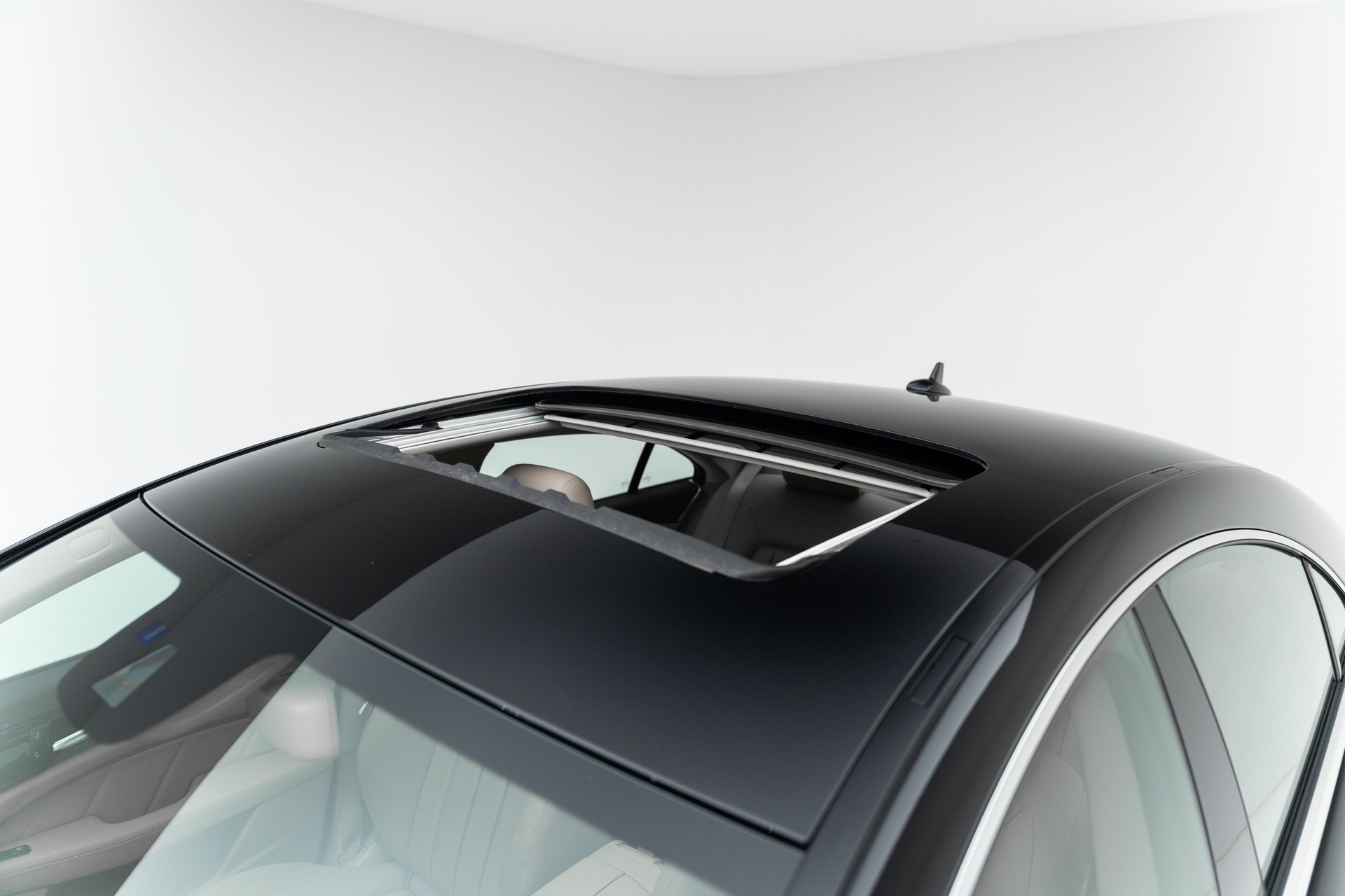 MERCEDES-BENZ CLS 350 CDI 4Matic 7G-Tronic-showroom-element-2
