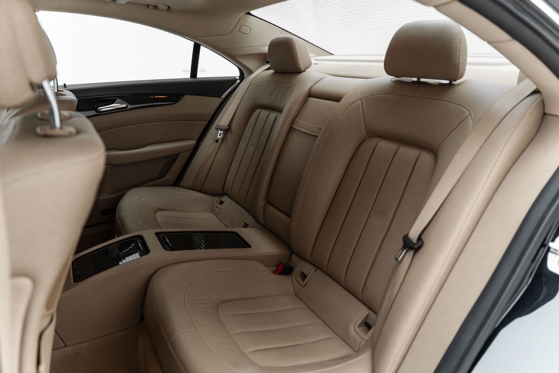 MERCEDES-BENZ CLS 350 CDI 4Matic 7G-Tronic-image-18