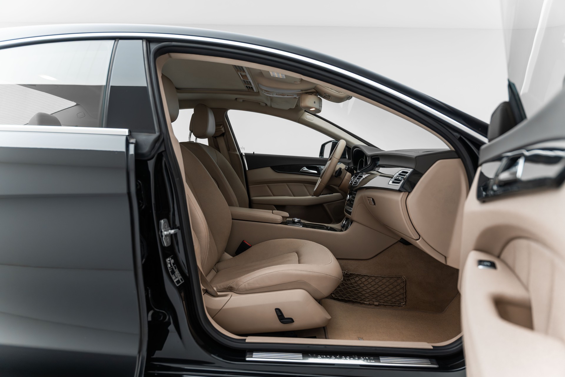 MERCEDES-BENZ CLS 350 CDI 4Matic 7G-Tronic-image-21