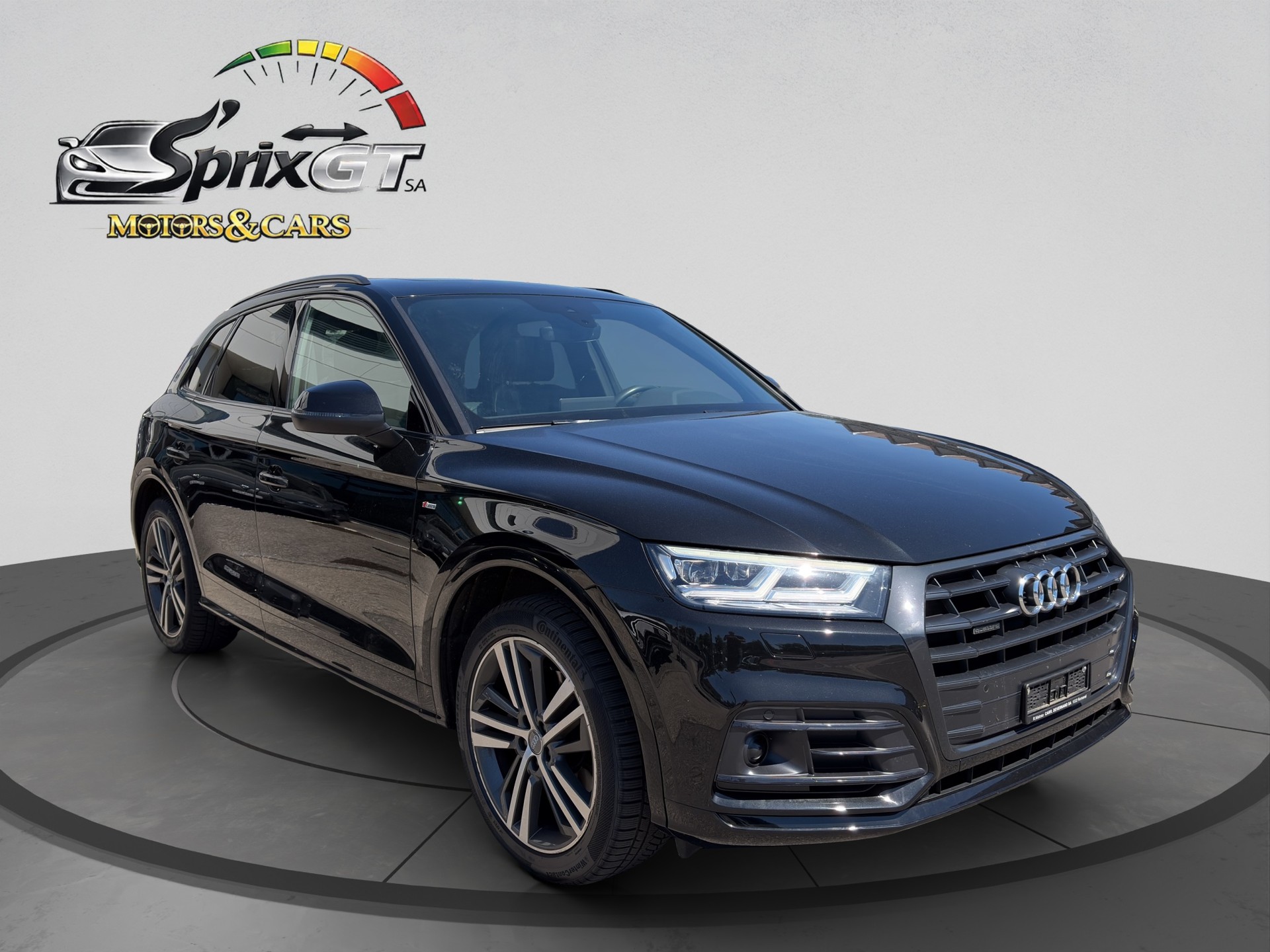 AUDI Q5 2.0 TFSI design quattro S-tronic-image-6