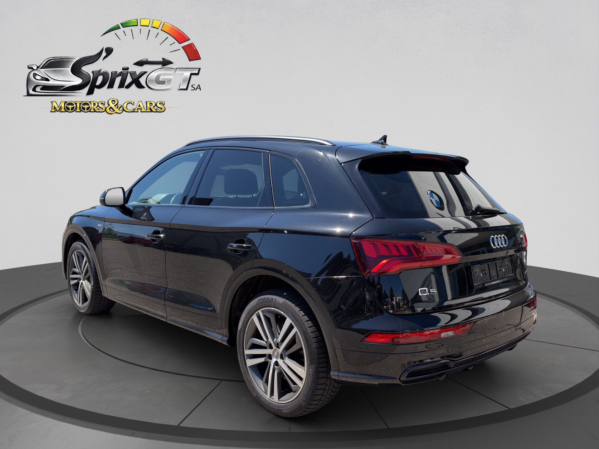 AUDI Q5 2.0 TFSI design quattro S-tronic-showroom-element-2