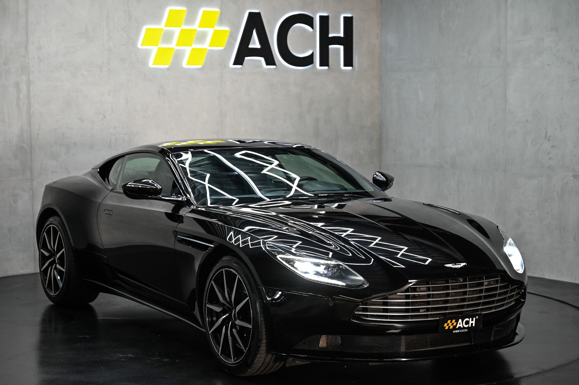 ASTON MARTIN DB11 Coupé 4.0 V8 Bi-Turbo