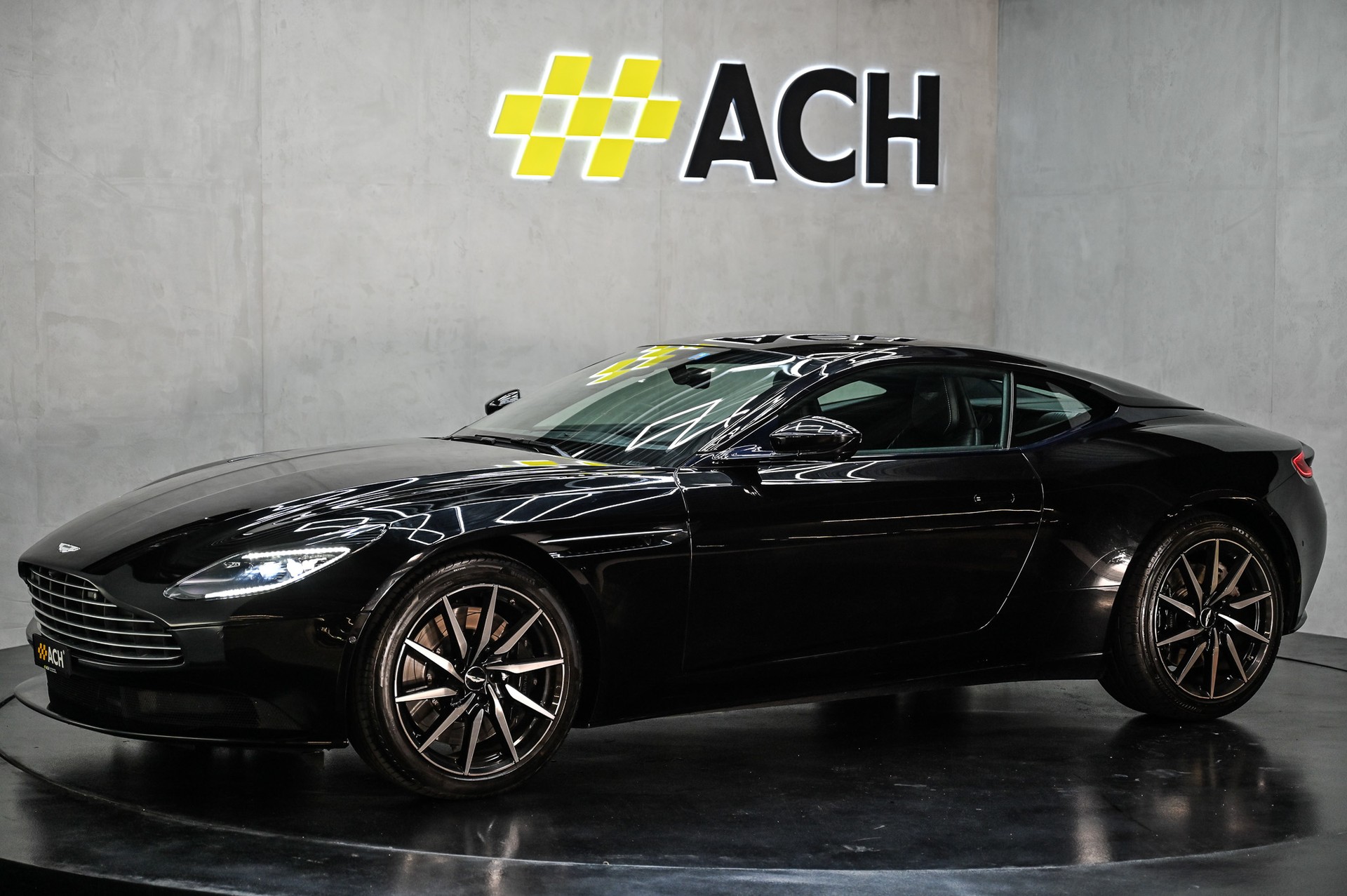 ASTON MARTIN DB11 Coupé 4.0 V8 Bi-Turbo-showroom-element-3