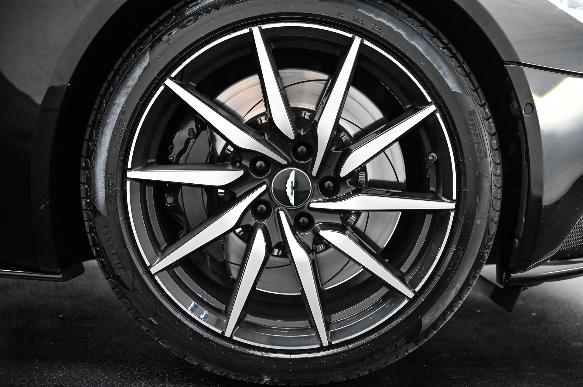 ASTON MARTIN DB11 Coupé 4.0 V8 Bi-Turbo-image-14
