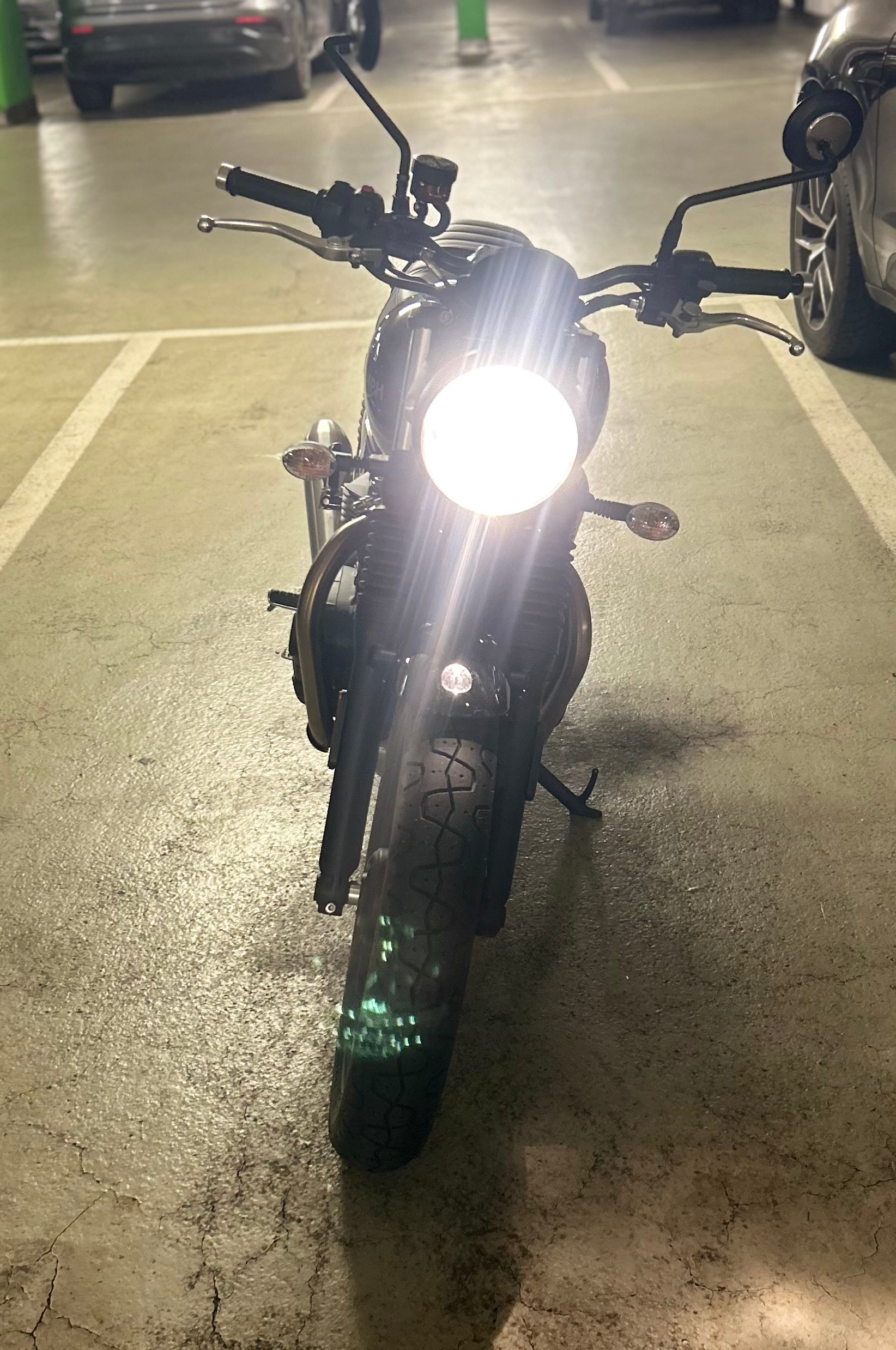 TRIUMPH Street Twin 900 Gold Line (35kW)-image-2