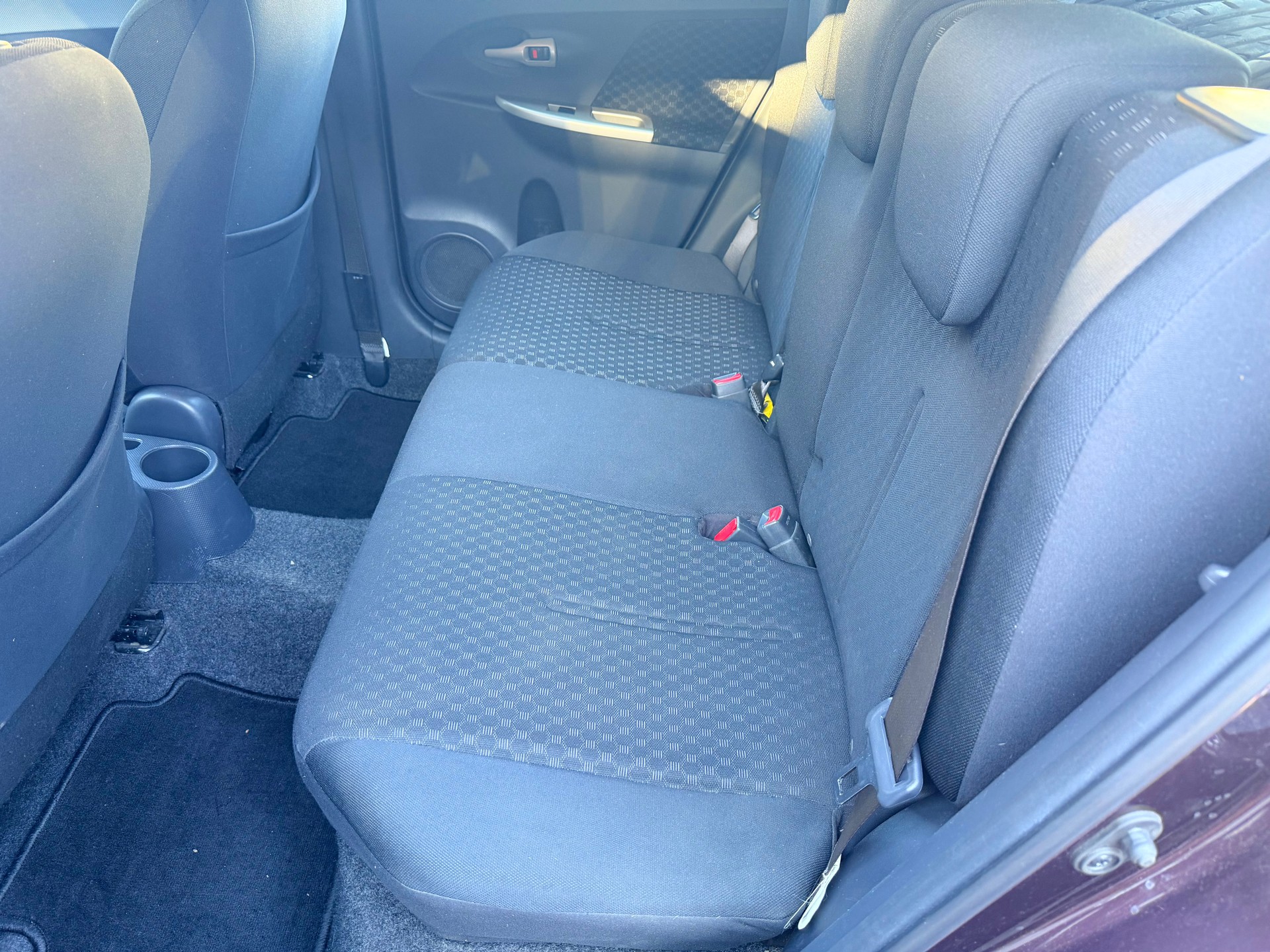 TOYOTA UrbanCruiser 1.4 D-4D Linea Luna 4WD-image-8