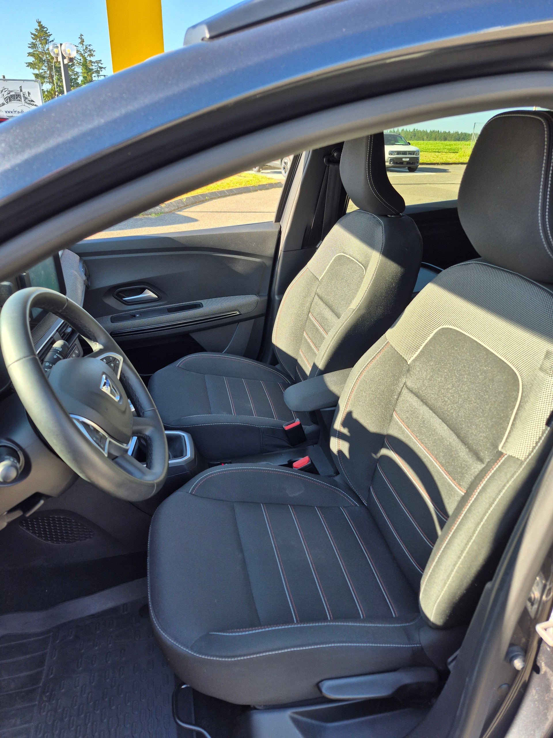 DACIA Jogger EXTREME TCe 110 7 place-image-5