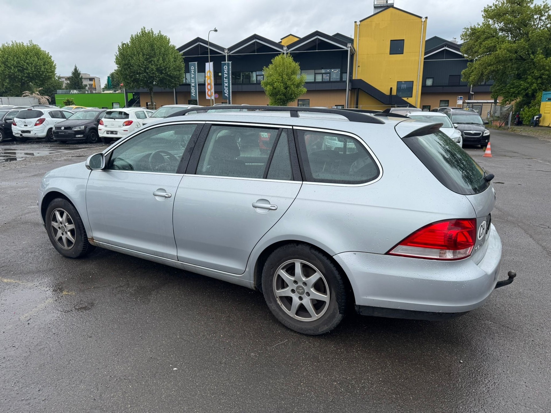 VW Golf Variant 1.9 TDI Trendline-image-5