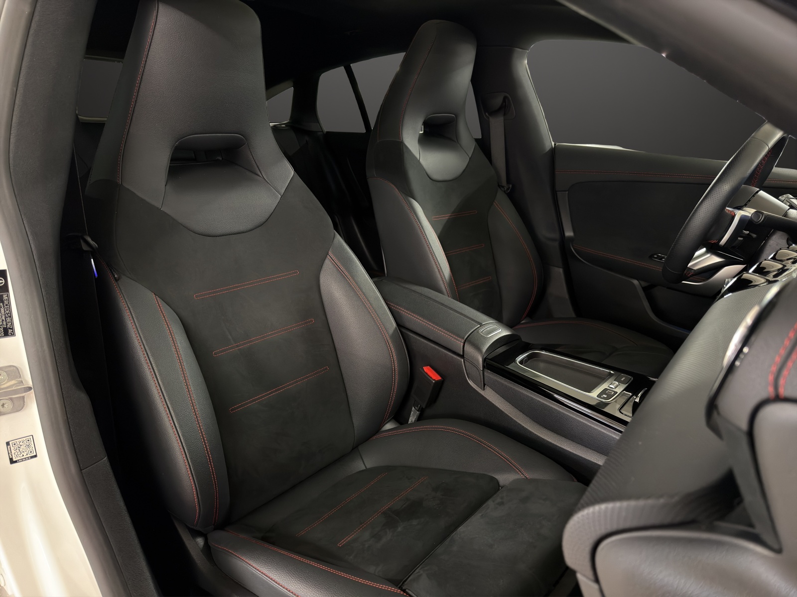 MERCEDES-BENZ CLA Shooting Brake 250 4Matic 8G-DCT-image-11