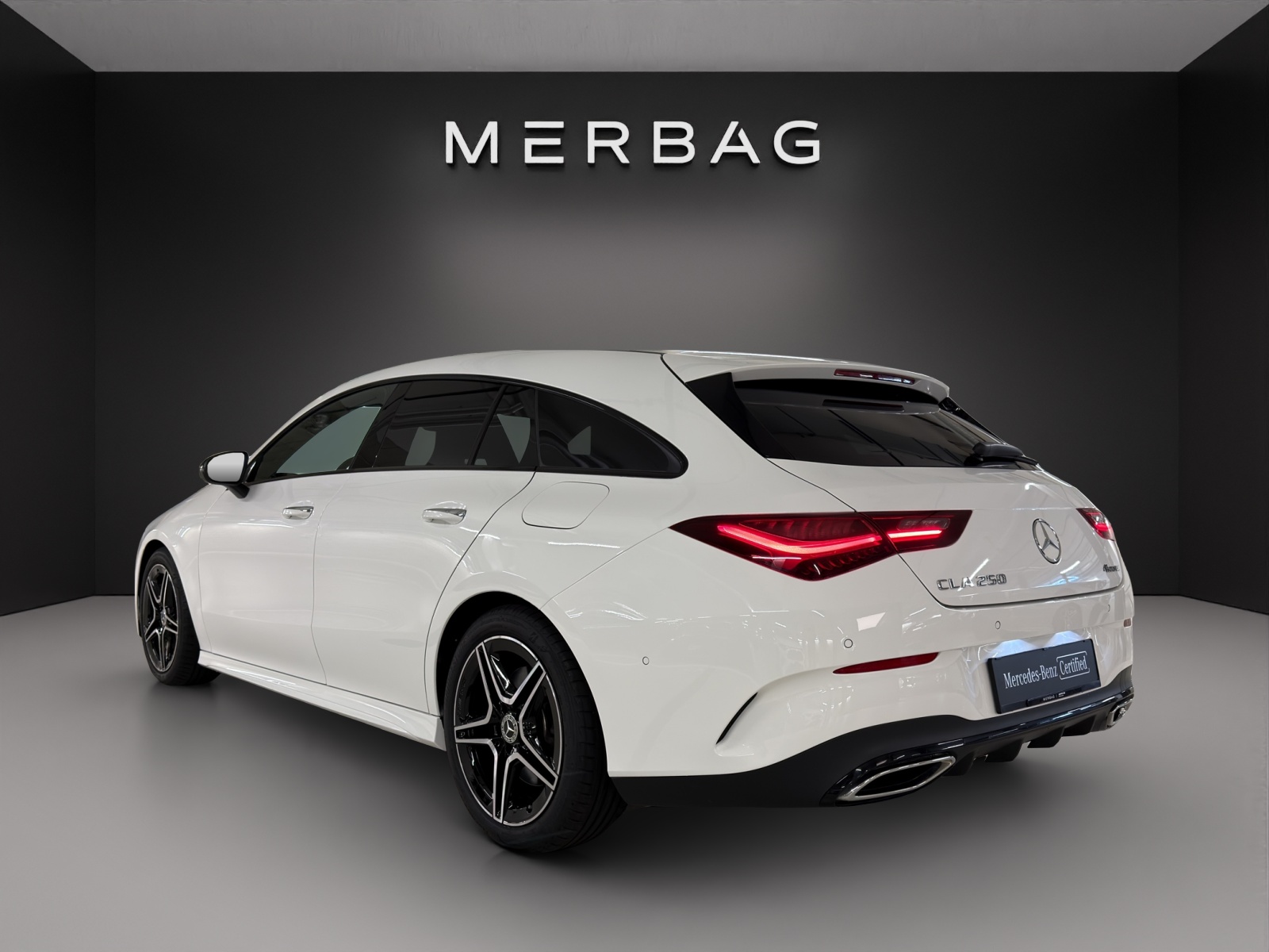 MERCEDES-BENZ CLA Shooting Brake 250 4Matic 8G-DCT-image-2