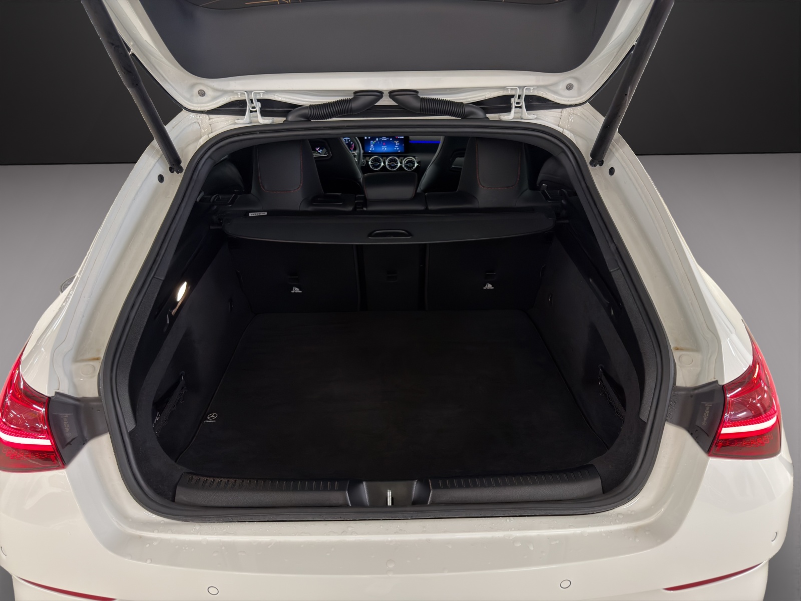 MERCEDES-BENZ CLA Shooting Brake 250 4Matic 8G-DCT-image-13