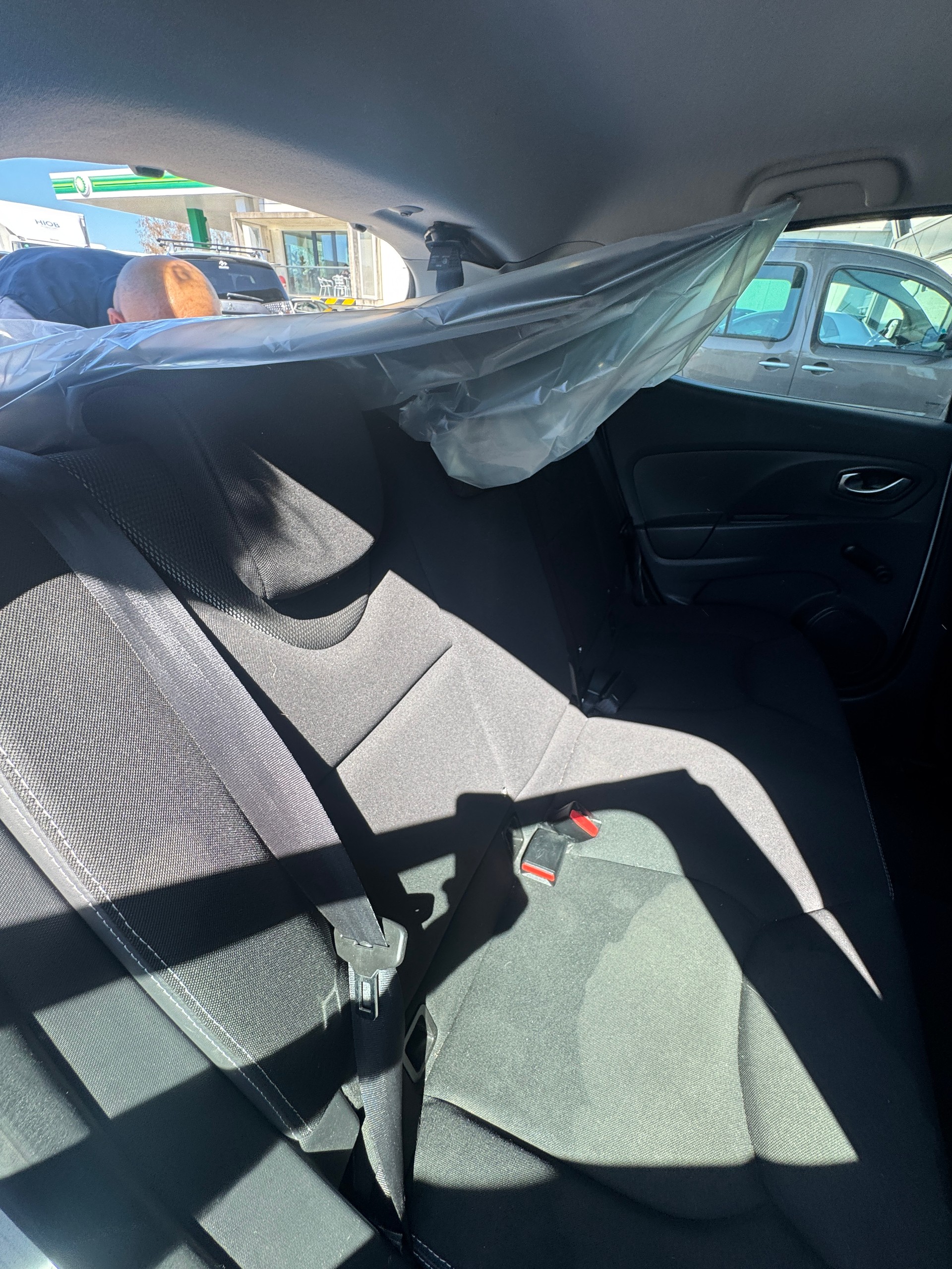 RENAULT Clio 0.9 12V Swiss Edition-image-8
