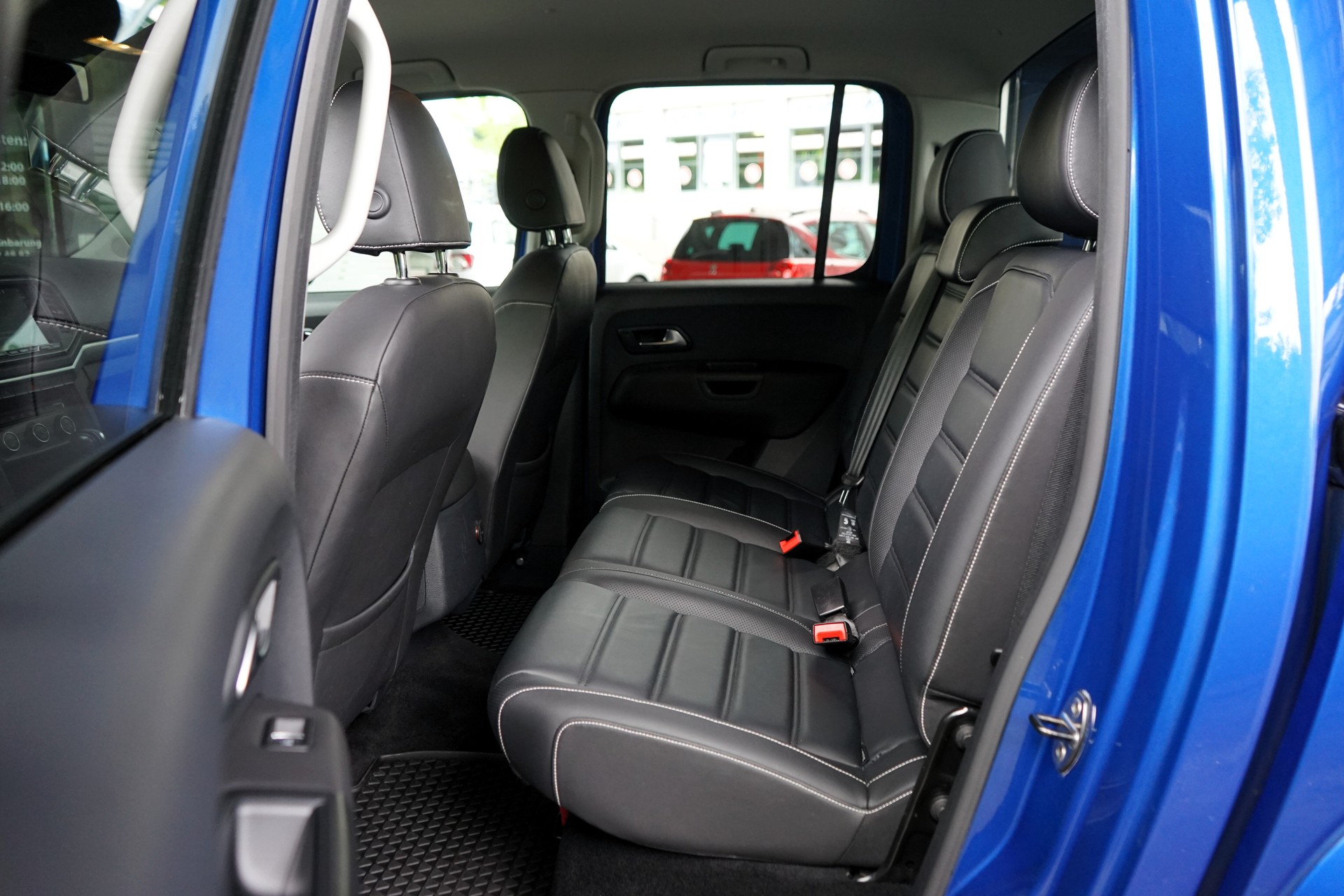 VW Amarok 3.0TDI Aventura 4Motion Automatic-image-6