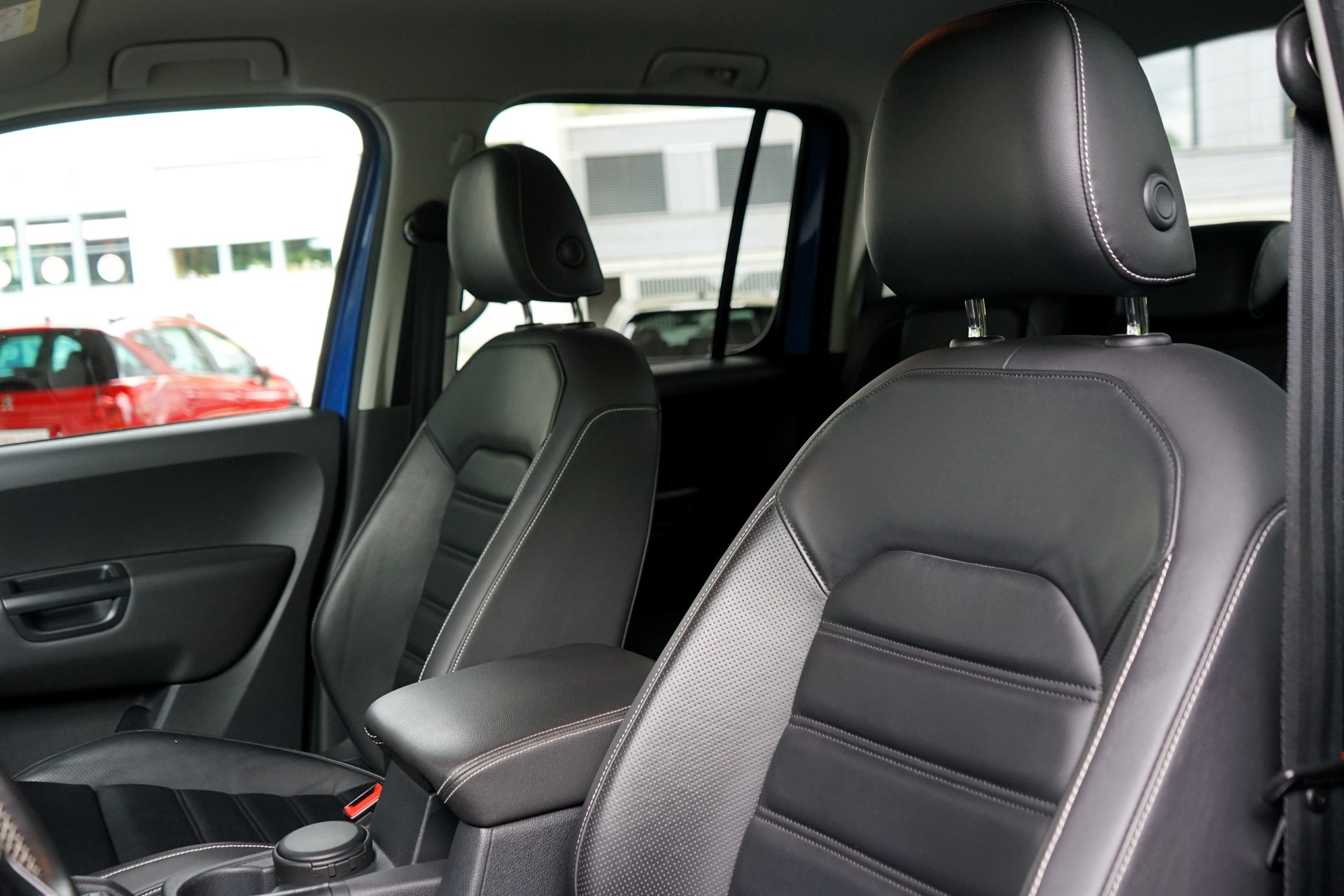 VW Amarok 3.0TDI Aventura 4Motion Automatic-image-5