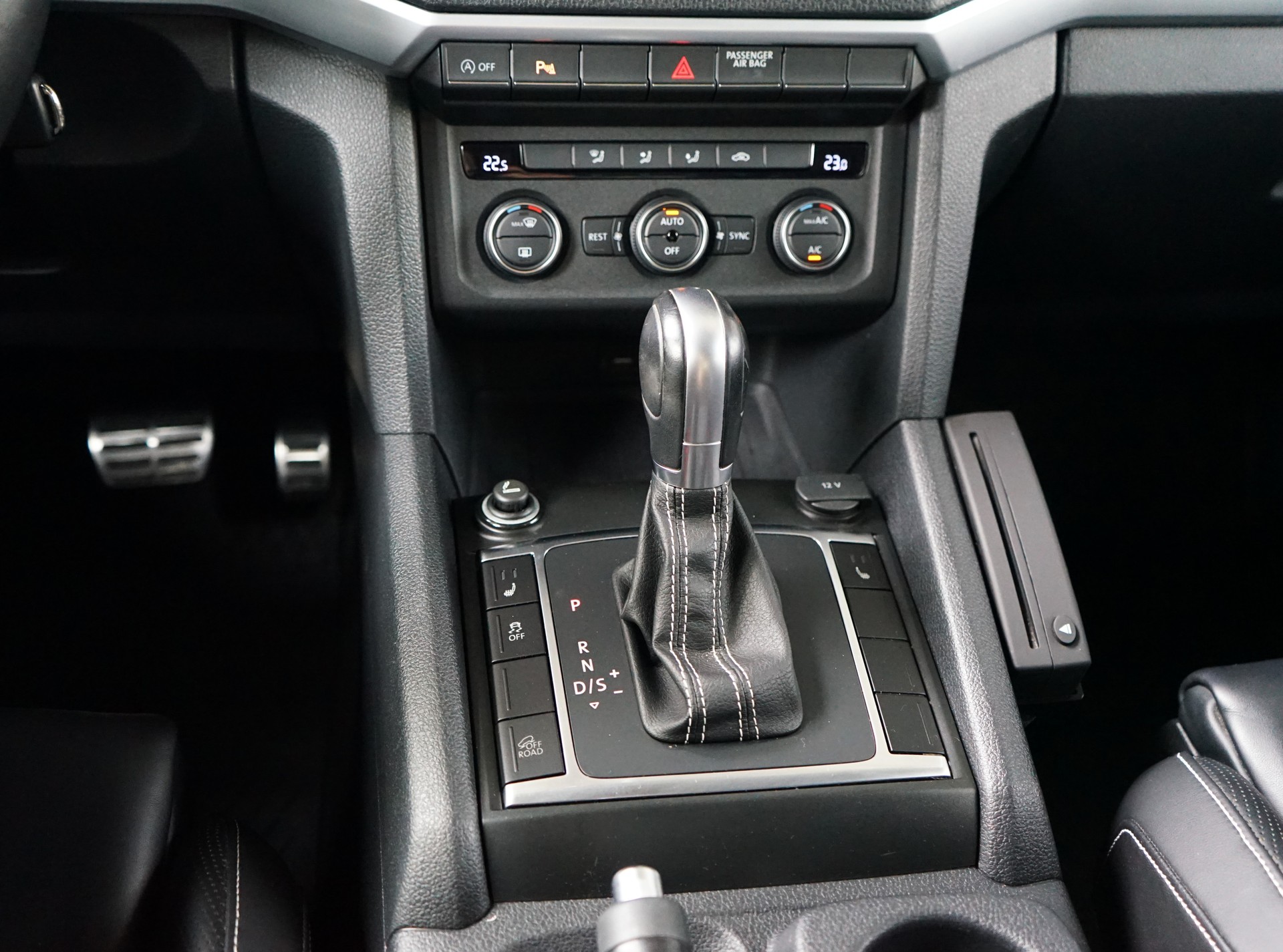 VW Amarok 3.0TDI Aventura 4Motion Automatic-image-13