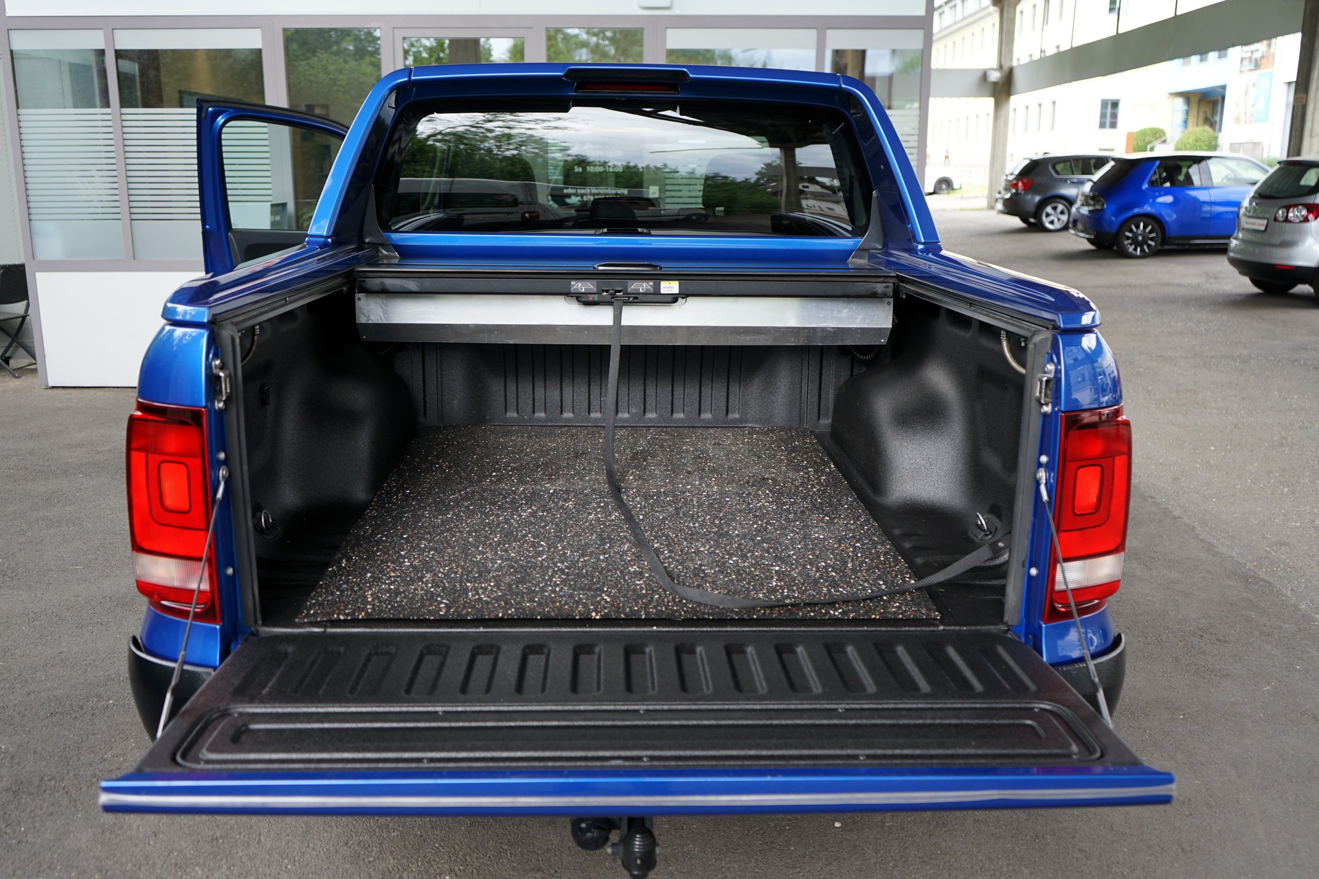 VW Amarok 3.0TDI Aventura 4Motion Automatic-image-7