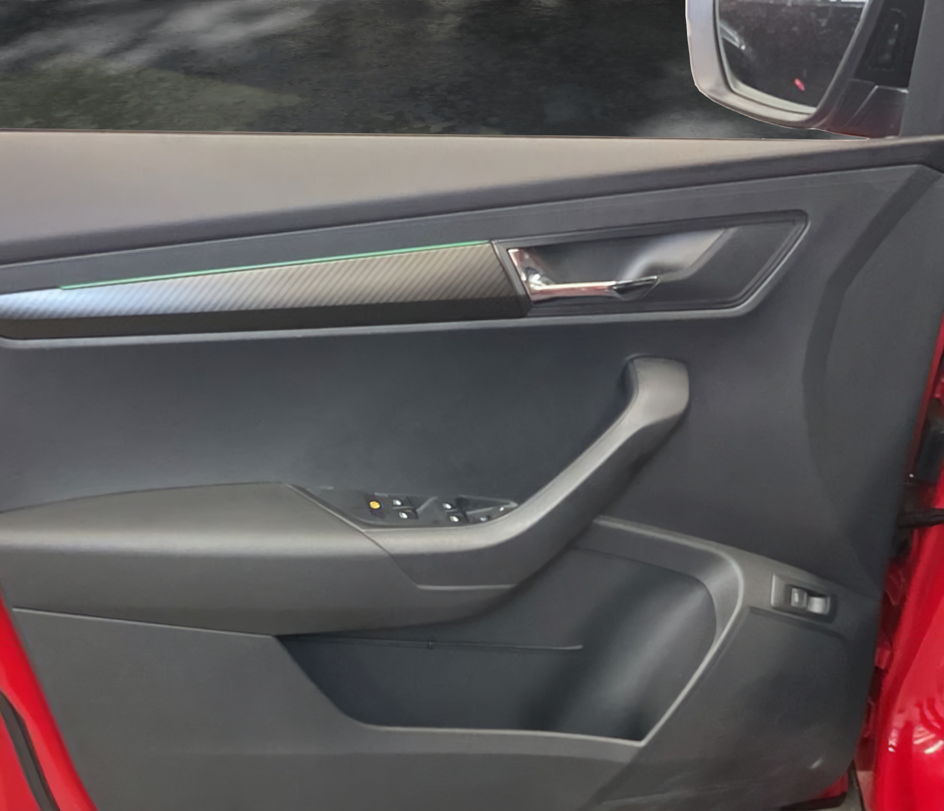 SKODA Karoq 1.5 TSI SportLine DSG-image-14