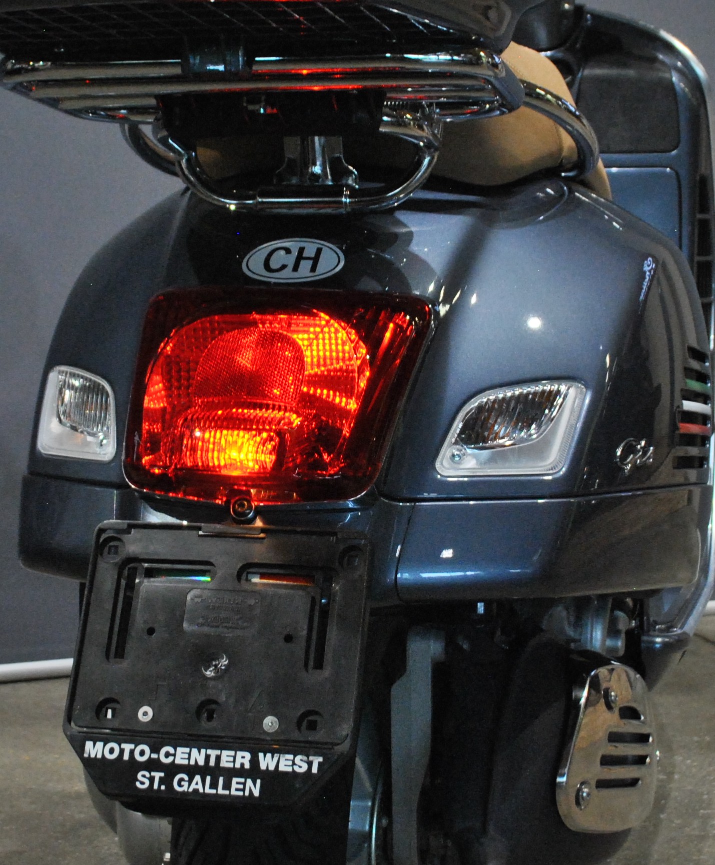 PIAGGIO Vespa GTS 300 HPE Super ABS/ASR-image-8