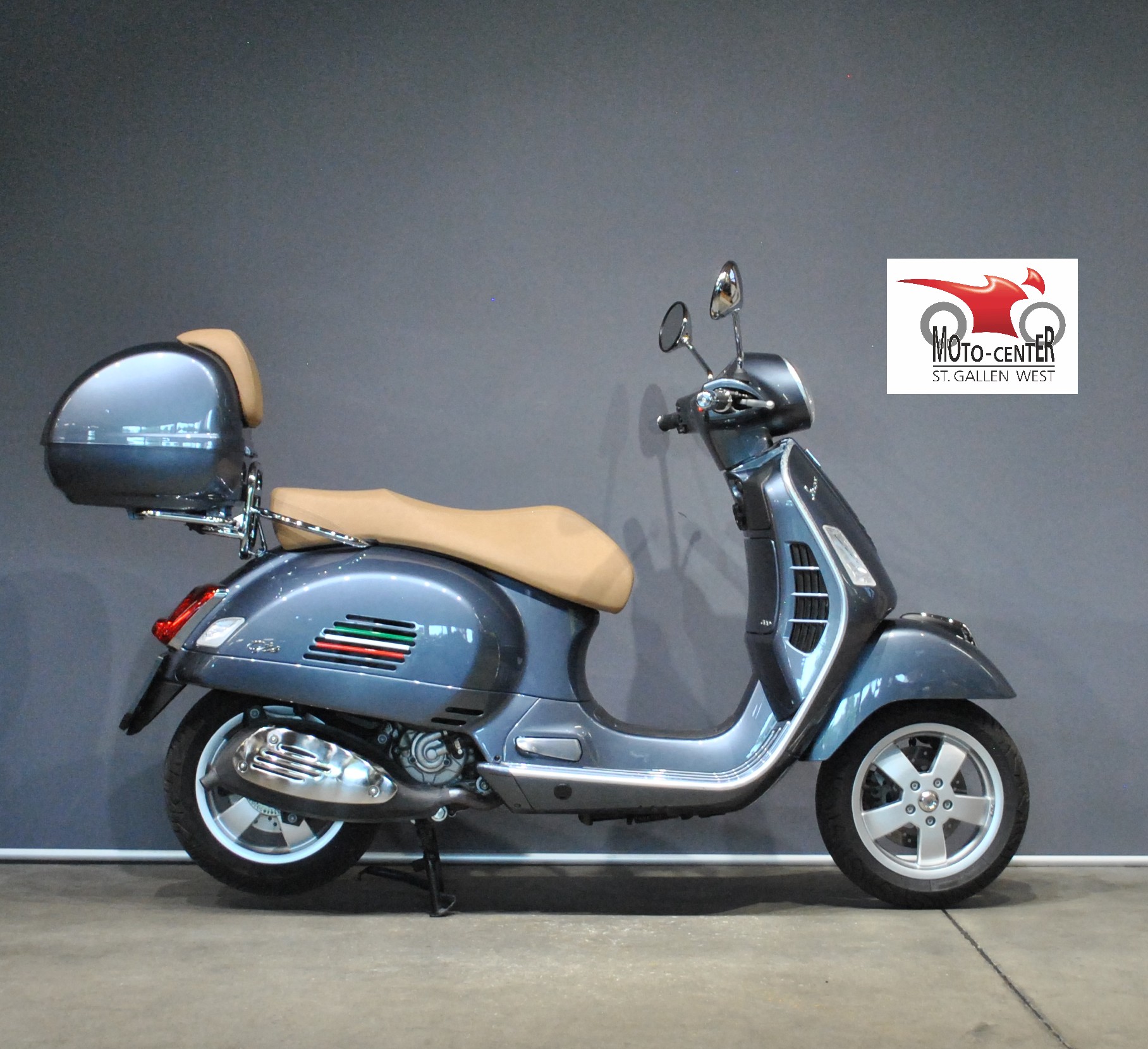 PIAGGIO Vespa GTS 300 HPE Super ABS/ASR-showroom-element-1