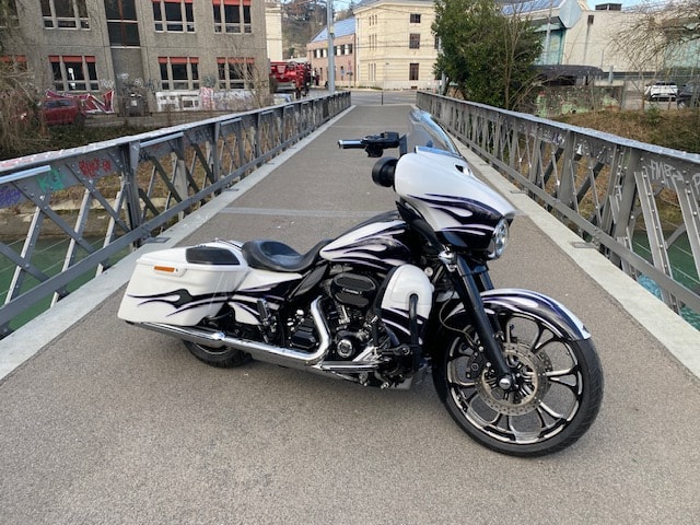 HARLEY-DAVIDSON Street Glide CVO-image-0