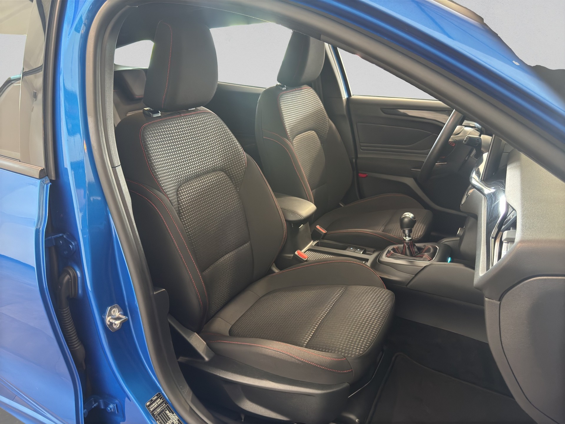 FORD Focus 1.0 MHEV ST-Line-image-15