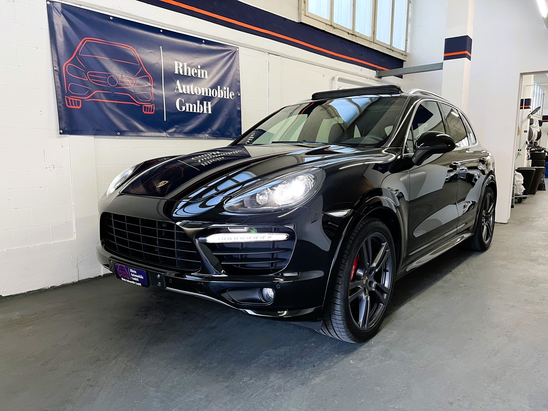 PORSCHE Cayenne GTS