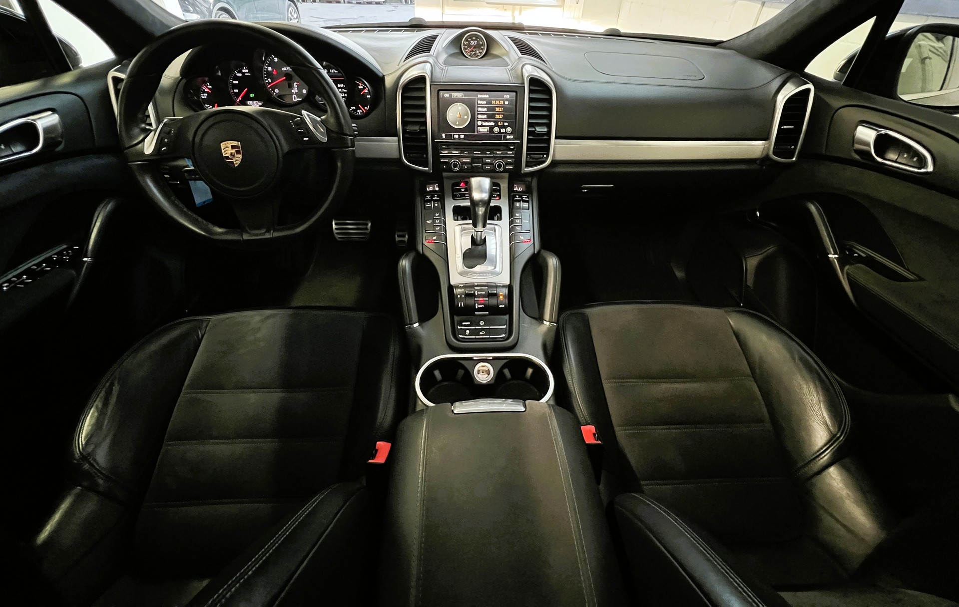 PORSCHE Cayenne GTS-image-8