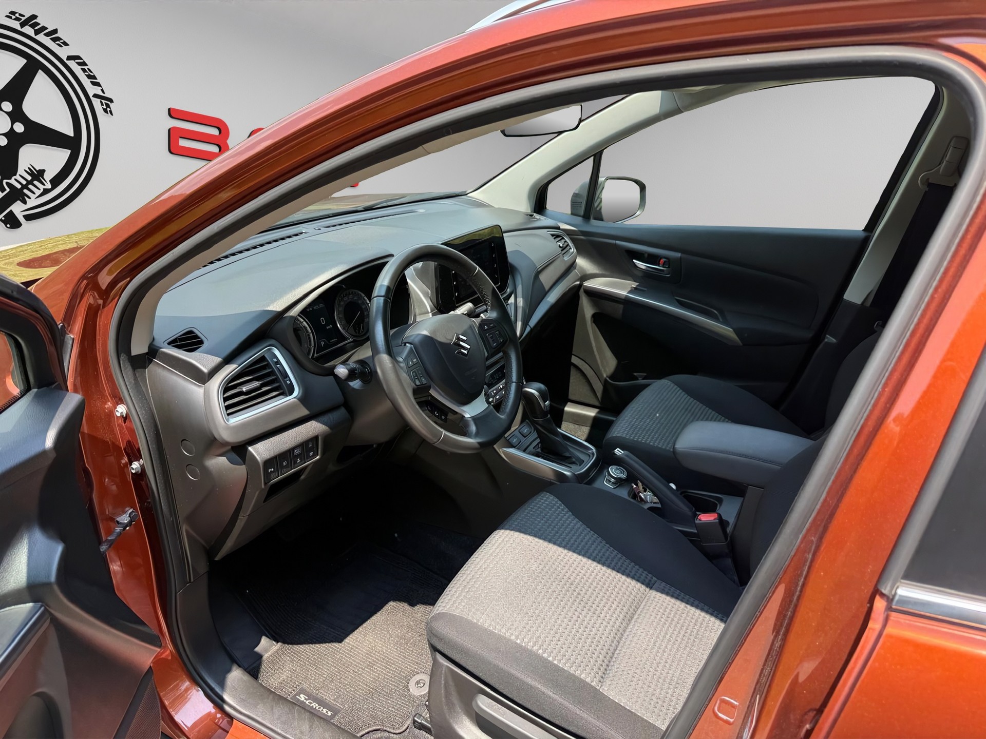 SUZUKI S-Cross 1.5 Compact Top Hybrid-image-9