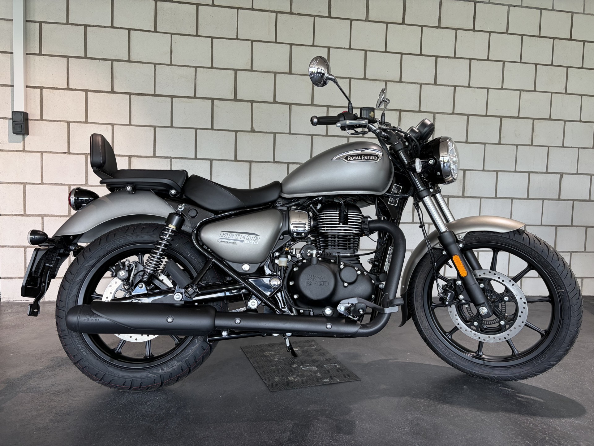ROYAL ENFIELD METEOR 350-image-1