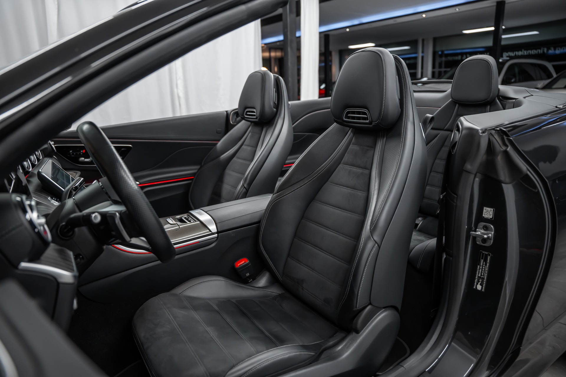 MERCEDES-BENZ CLE 300 AMG Line 4matic Cabriolet *Digital-Light*Head-Up*Burmester*360°*-image-15