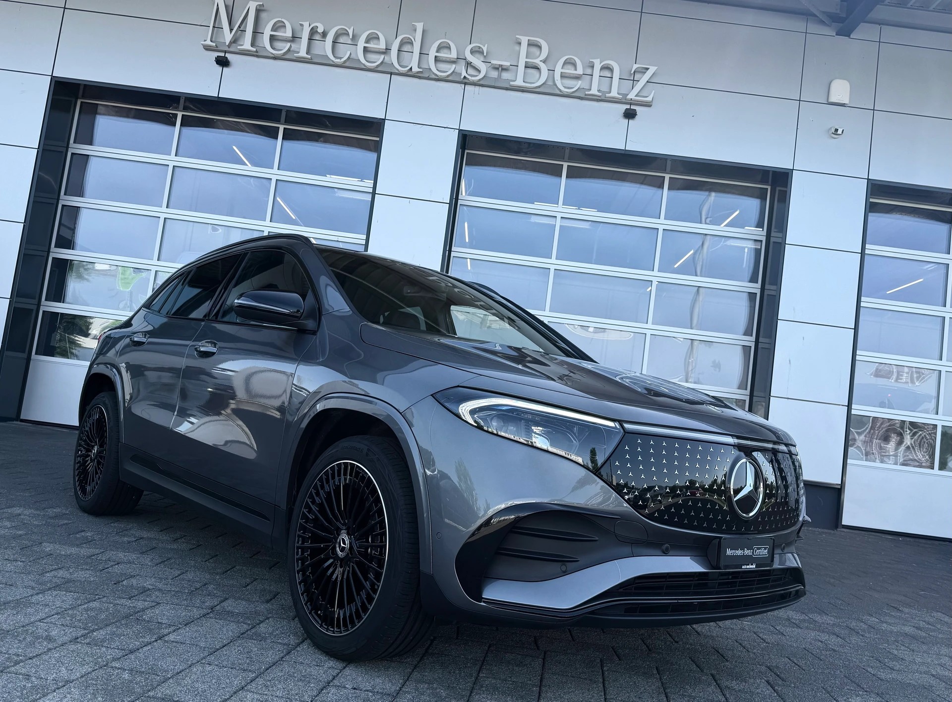 MERCEDES-BENZ EQA 350 AMG Line 4Matic Swiss Star