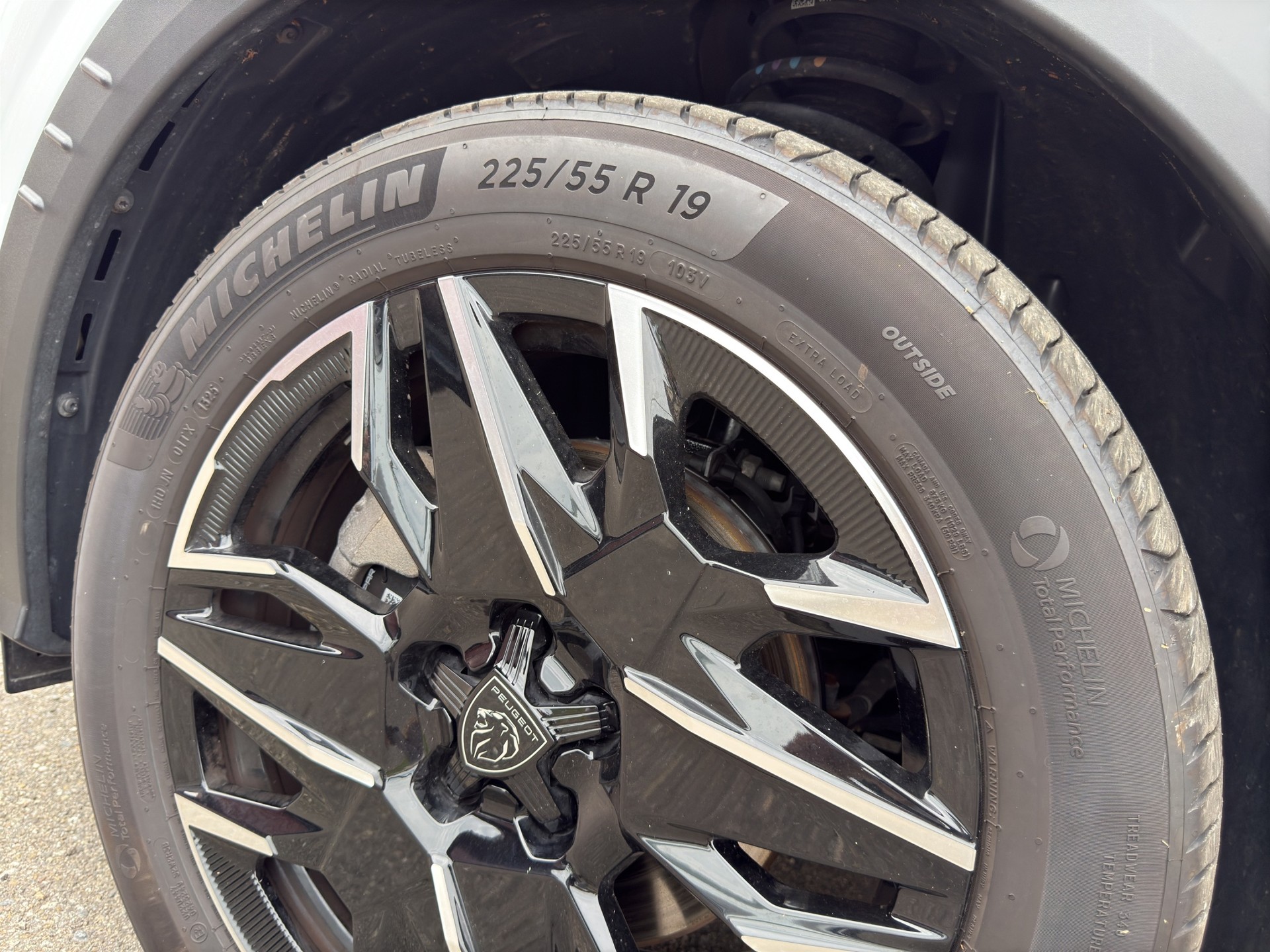 PEUGEOT 5008 1.2 Hybrid e-DCS6 GT 7 Plätzer-image-46