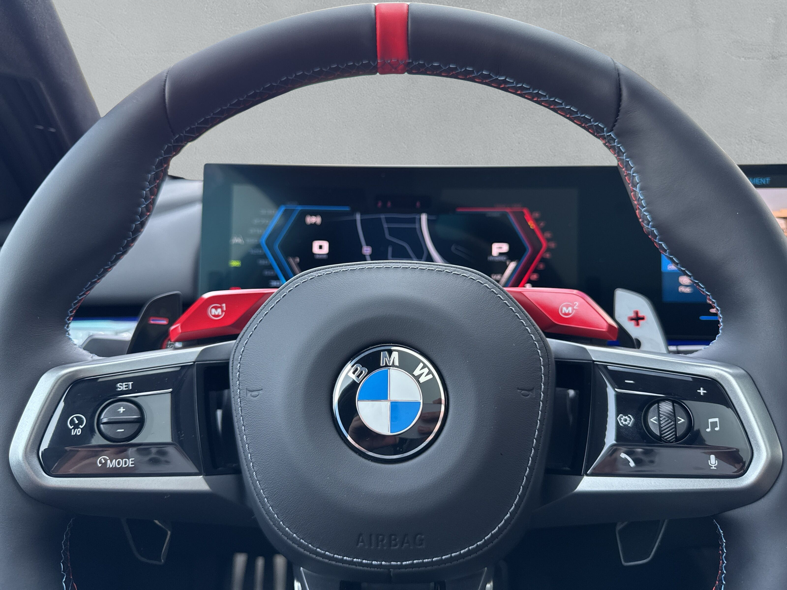 BMW M5 xDrive Touring-image-23