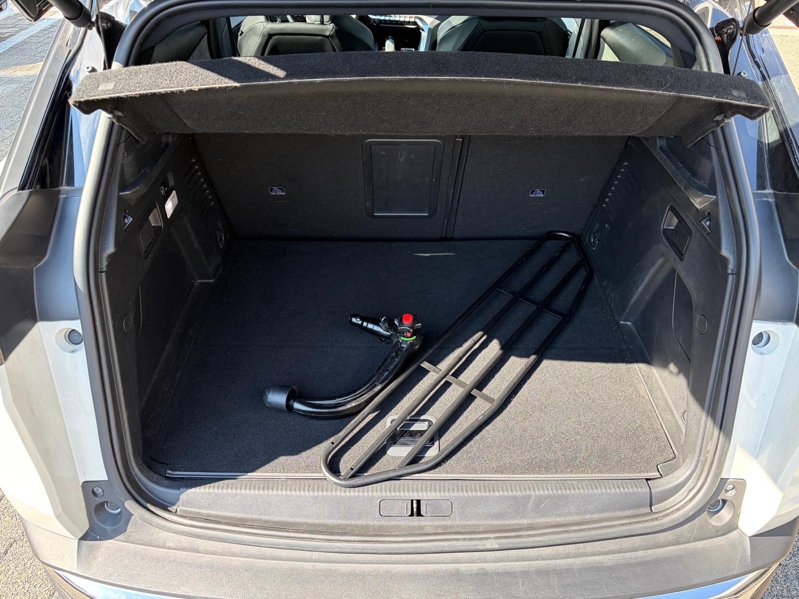 PEUGEOT 3008 1.6 Plug-in Hybrid4 GT-image-18