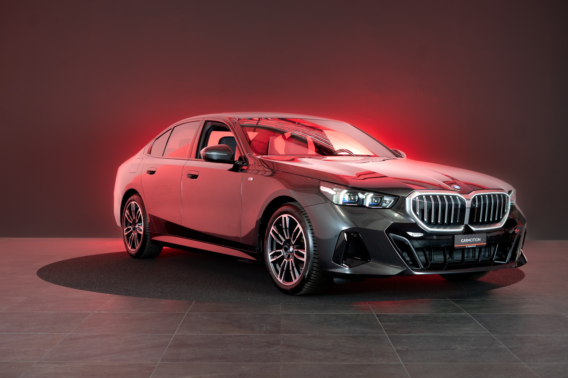 BMW 520i M Sport / HeadUp / 360°Kamer / Sitzbelüftung-showroom-element-2