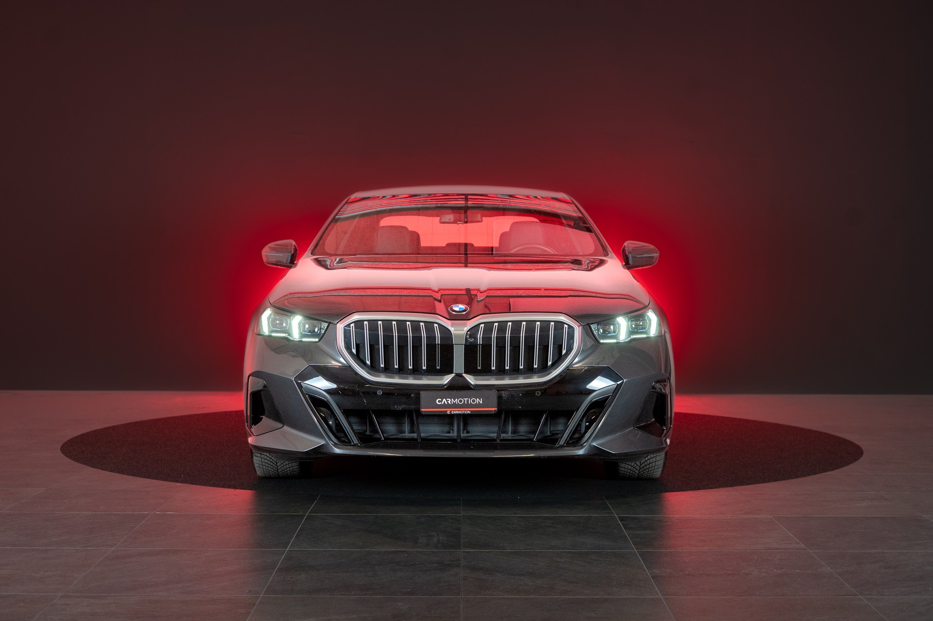 BMW 520i M Sport / HeadUp / 360°Kamer / Sitzbelüftung-showroom-element-1