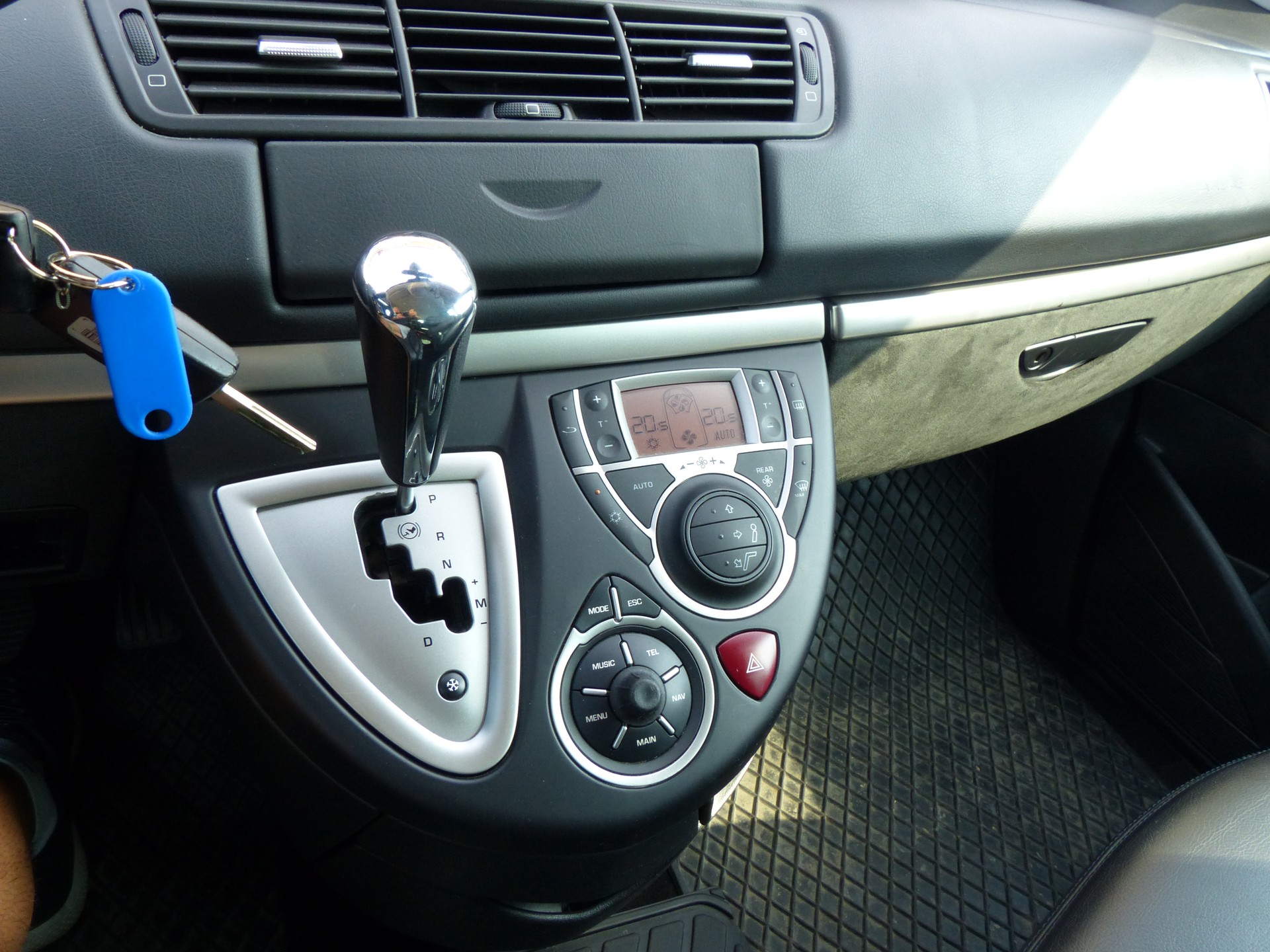 CITROEN C8 2.0 16V HDi Exclusive Automatic-image-14