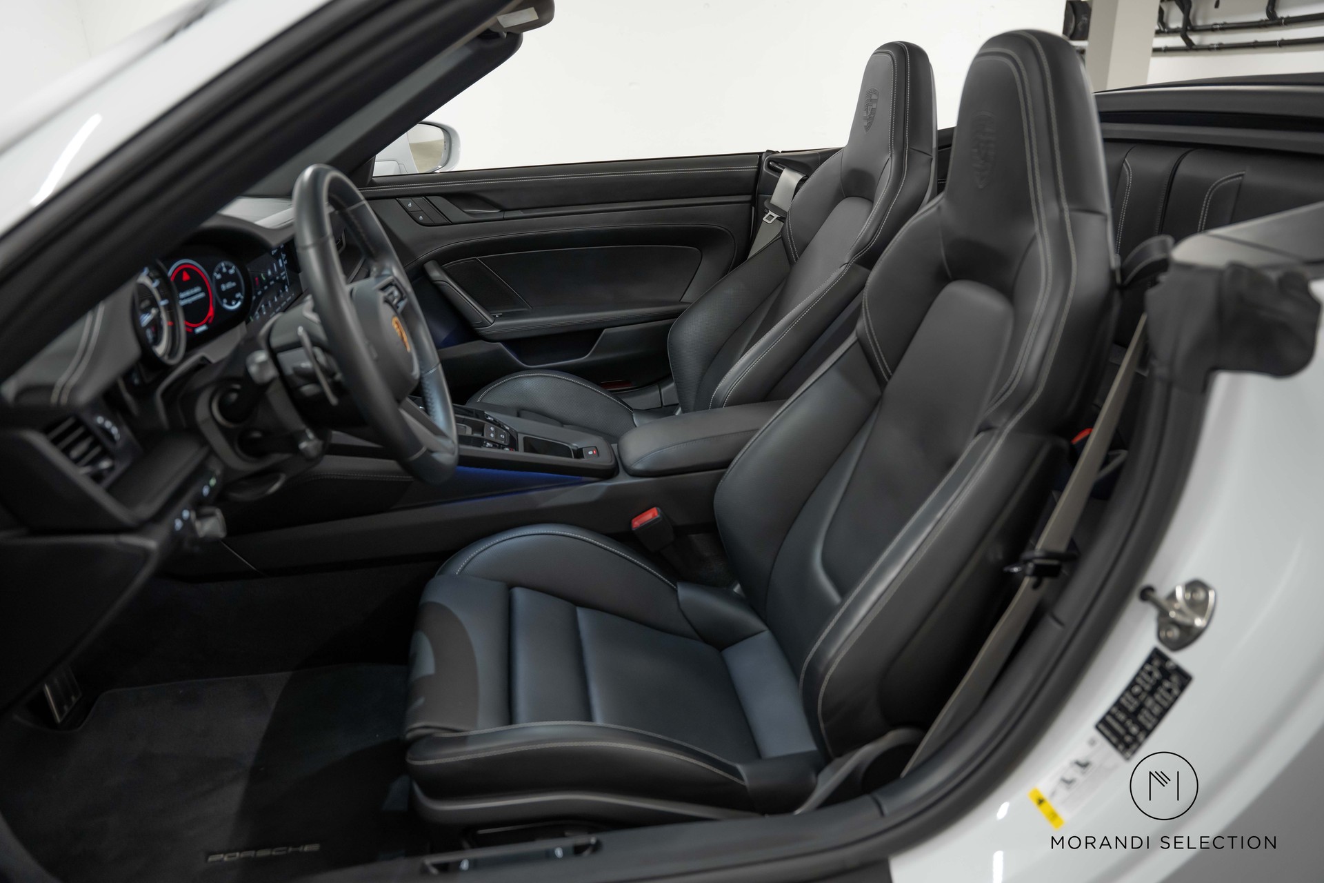 PORSCHE 911 Cabriolet 3.0 Carrera 4 GTS PDK-image-14